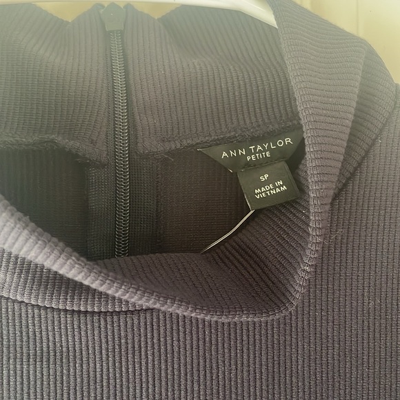 ANN TAYLOR ribbed navy Blue 3/4 sleeve Mock Neck Top - Picture 4 of 6